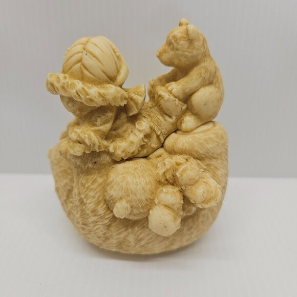 Friends of the Feather Box Enesco Karen Hahn 1987 Yupik Inuit Kids and Bears - Picture 2 of 7